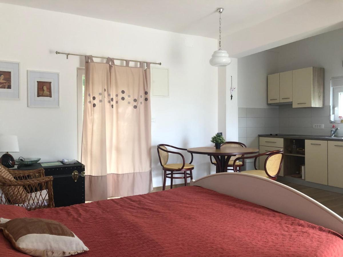 Apartmani Stellar Malinska Exterior foto